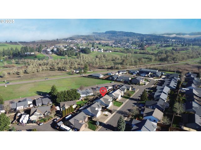 2657 GREYFOX Dr, Sutherlin, OR 97479