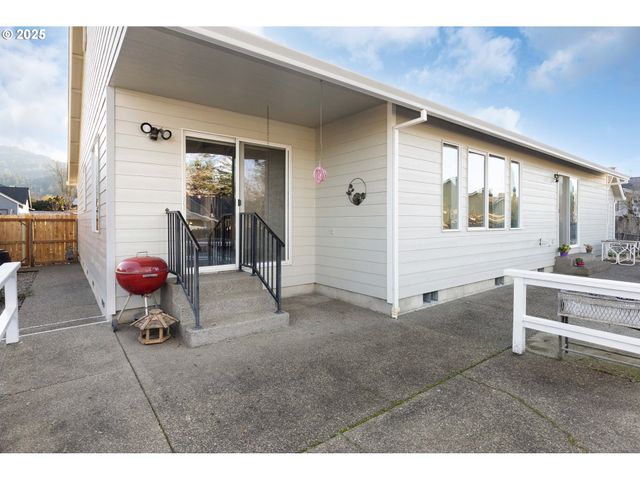 2657 GREYFOX Dr, Sutherlin, OR 97479