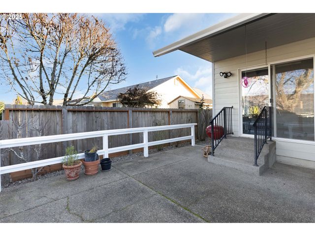 2657 GREYFOX Dr, Sutherlin, OR 97479