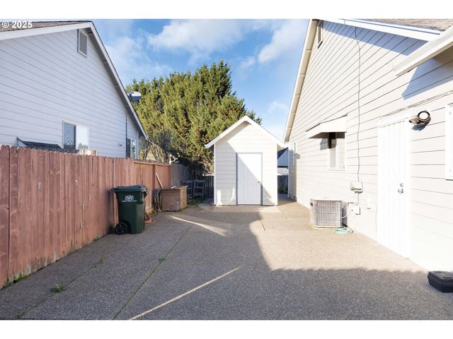 2657 GREYFOX Dr, Sutherlin, OR 97479