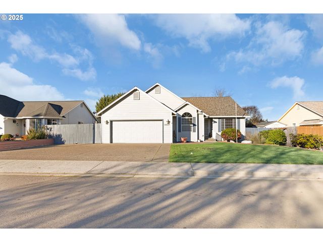 2657 GREYFOX Dr, Sutherlin, OR 97479