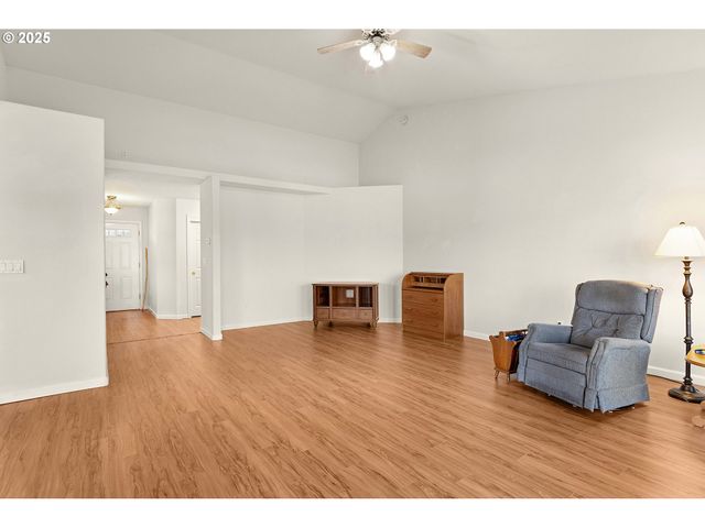 2657 GREYFOX Dr, Sutherlin, OR 97479