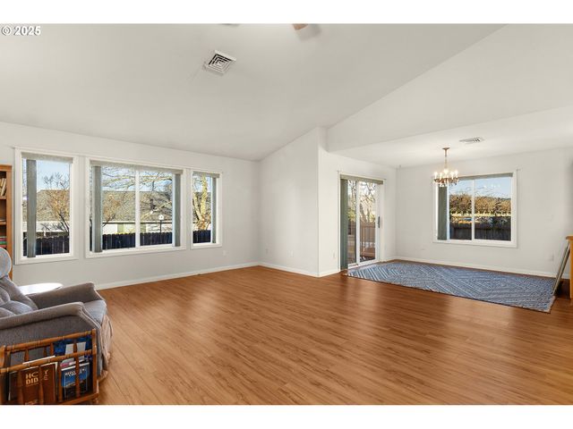 2657 GREYFOX Dr, Sutherlin, OR 97479