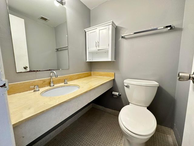 1985 S Ocean Drive 21a, Hallandale Beach, FL 33009