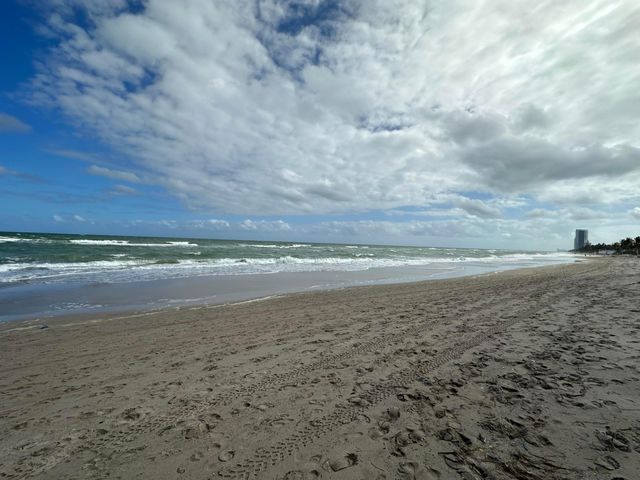 1985 S Ocean Drive 21a, Hallandale Beach, FL 33009