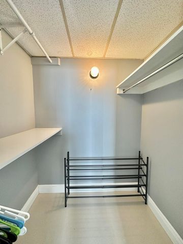 1985 S Ocean Drive 21a, Hallandale Beach, FL 33009