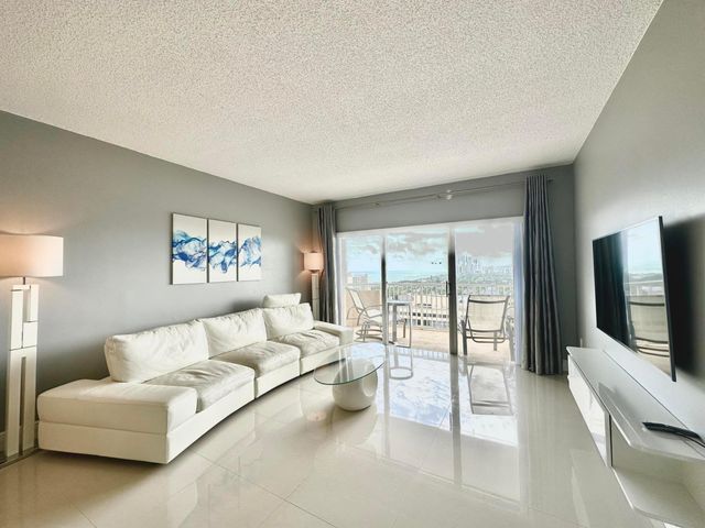 1985 S Ocean Drive 21a, Hallandale Beach, FL 33009