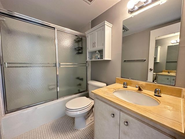 1985 S Ocean Drive 21a, Hallandale Beach, FL 33009