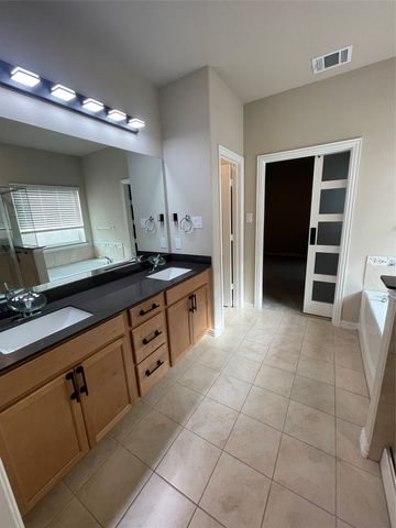 1924 Briar Hill Drive, Denton, TX 76207