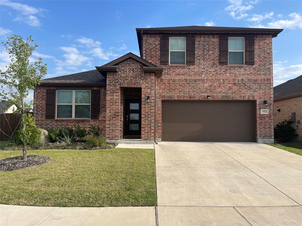 1924 Briar Hill Drive, Denton, TX 76207