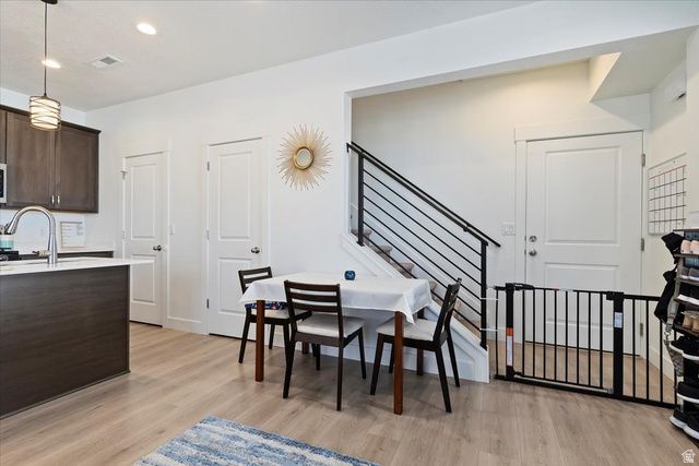 11764 S LEANDER DR, South Jordan, UT 84009