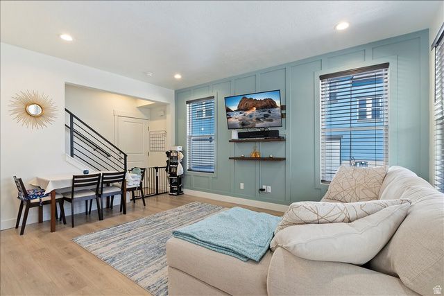 11764 S LEANDER DR, South Jordan, UT 84009