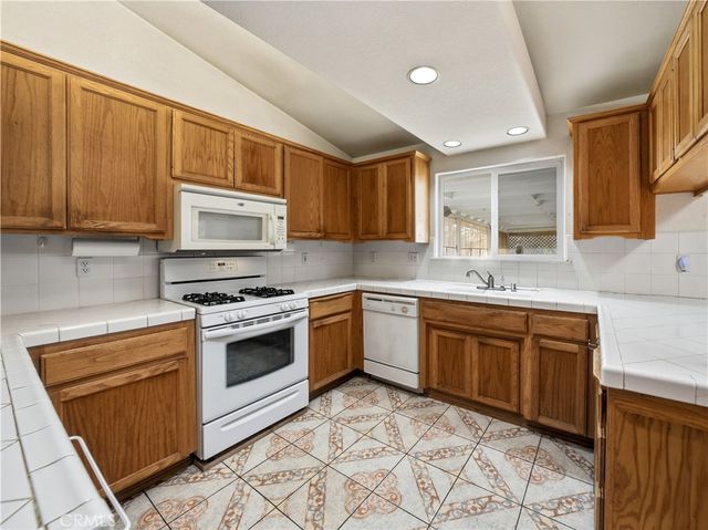 715 Shannon Hill, Paso Robles, CA 93446