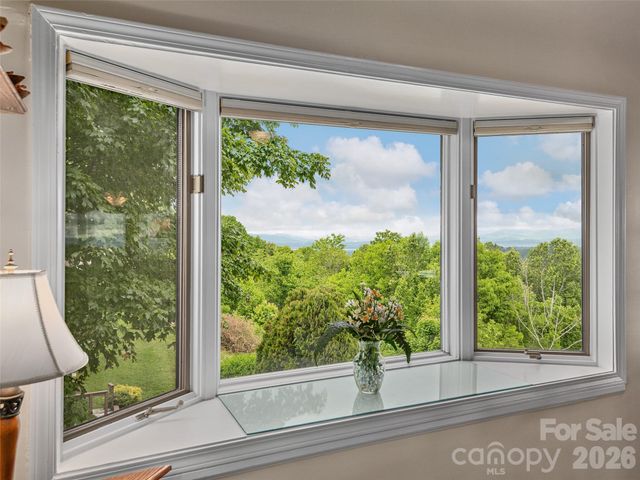 503 Fleetwood Plaza, Laurel Park, NC 28739