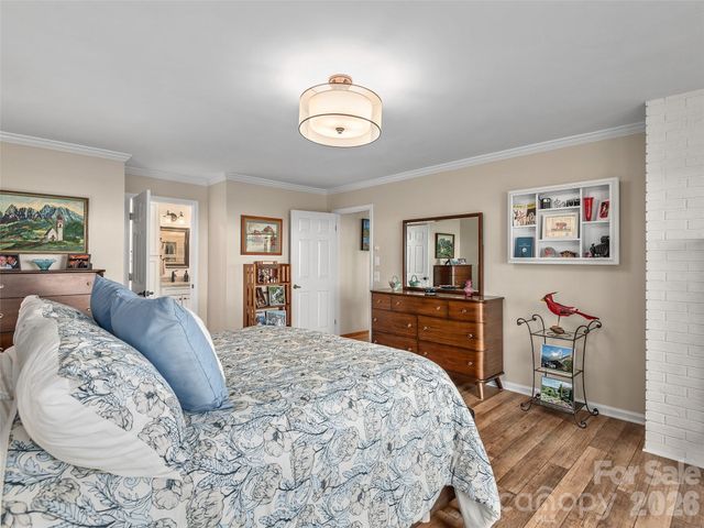 503 Fleetwood Plaza, Laurel Park, NC 28739