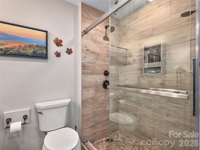 503 Fleetwood Plaza, Laurel Park, NC 28739