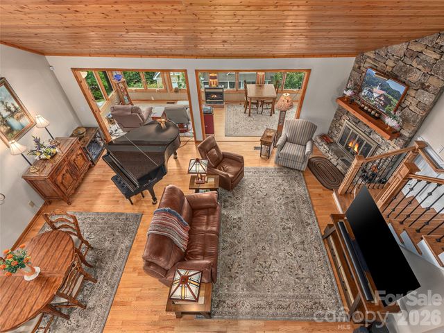 503 Fleetwood Plaza, Laurel Park, NC 28739