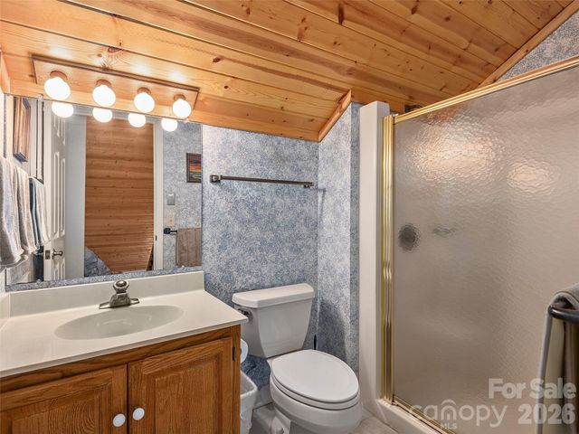 503 Fleetwood Plaza, Laurel Park, NC 28739