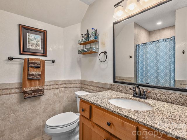 503 Fleetwood Plaza, Laurel Park, NC 28739