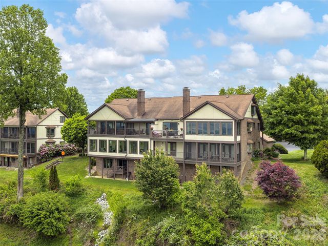 503 Fleetwood Plaza, Laurel Park, NC 28739