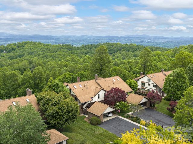 503 Fleetwood Plaza, Laurel Park, NC 28739