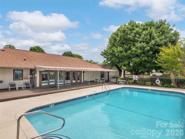 503 Fleetwood Plaza, Laurel Park, NC 28739