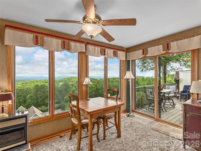 503 Fleetwood Plaza, Laurel Park, NC 28739