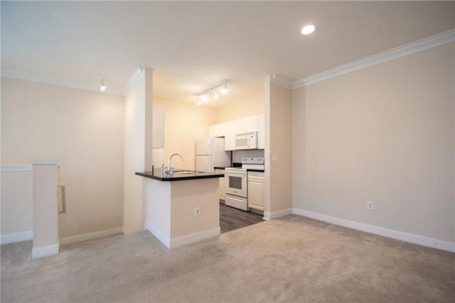 11604 Tomahawk Creek Parkway L, Leawood, KS 66211