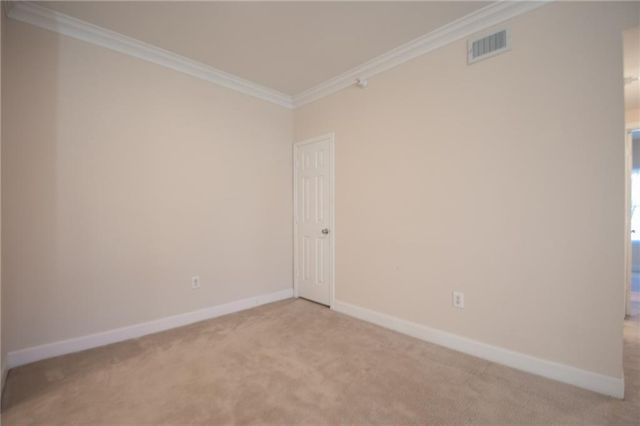11604 Tomahawk Creek Parkway L, Leawood, KS 66211