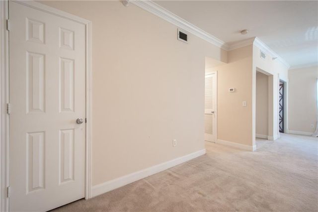 11604 Tomahawk Creek Parkway L, Leawood, KS 66211
