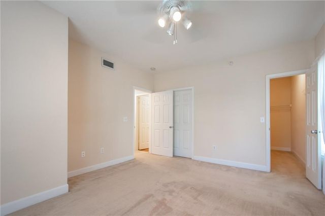 11604 Tomahawk Creek Parkway L, Leawood, KS 66211