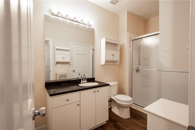11604 Tomahawk Creek Parkway L, Leawood, KS 66211