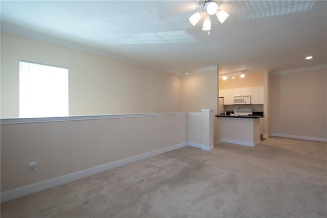 11604 Tomahawk Creek Parkway L, Leawood, KS 66211