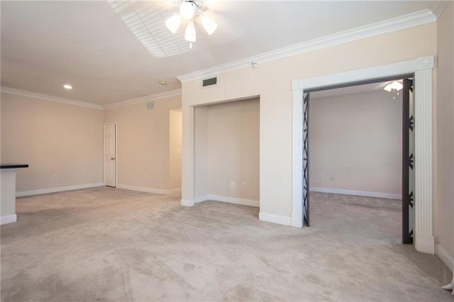 11604 Tomahawk Creek Parkway L, Leawood, KS 66211