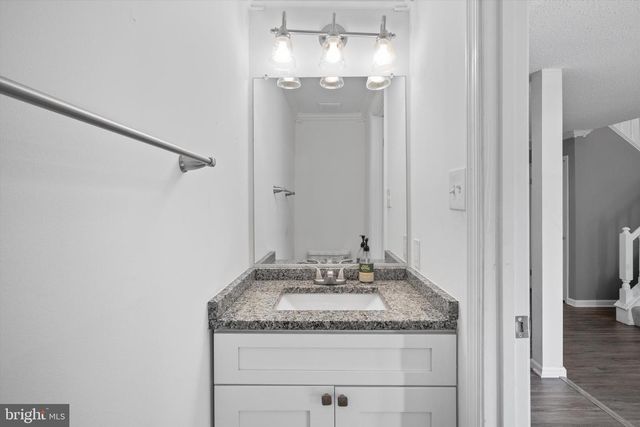 11565 HILL MEADE LN, Woodbridge, VA 22192