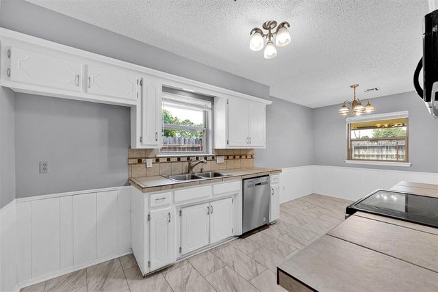 4602 NE Dearborn Ave, Lawton, OK 73507
