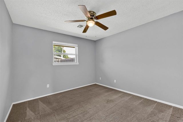 4602 NE Dearborn Ave, Lawton, OK 73507