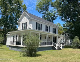 702 N Charlotte Street, Washington, NC 27889