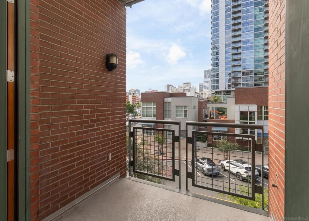 Image 20 of property listing at 877 Island Ave 302, San Diego, CA 92101