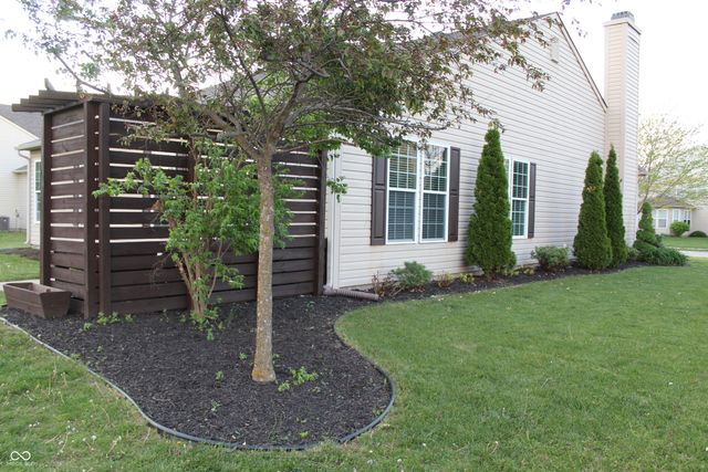 8583 Frosty Rose Drive, Avon, IN 46123