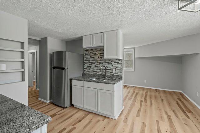 275 Western Avenue S, Saint Paul, MN 55102