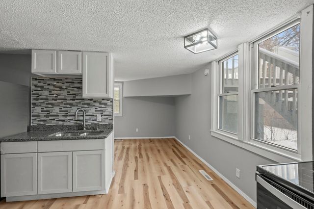 275 Western Avenue S, Saint Paul, MN 55102