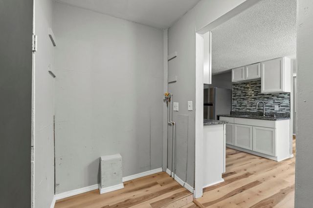 275 Western Avenue S, Saint Paul, MN 55102