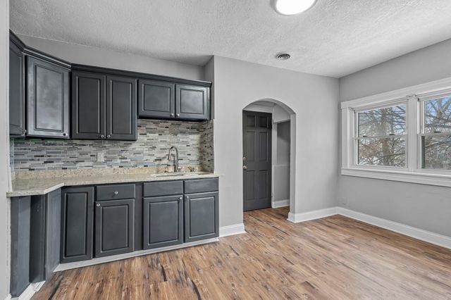 275 Western Avenue S, Saint Paul, MN 55102