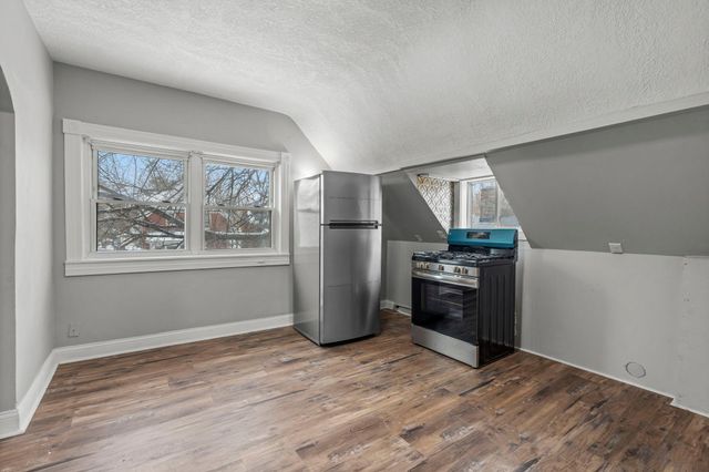 275 Western Avenue S, Saint Paul, MN 55102