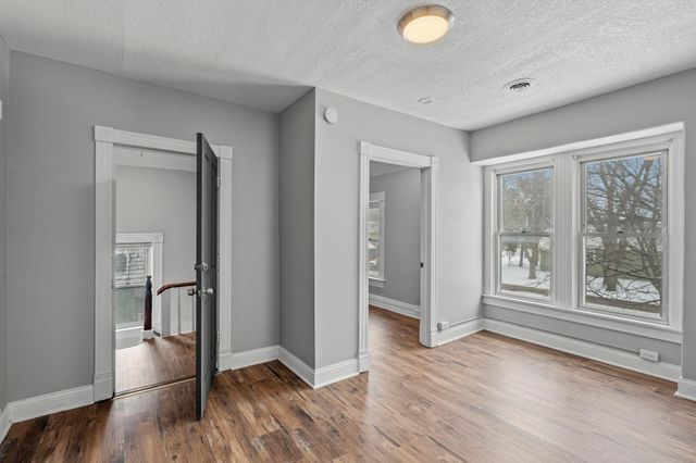 275 Western Avenue S, Saint Paul, MN 55102