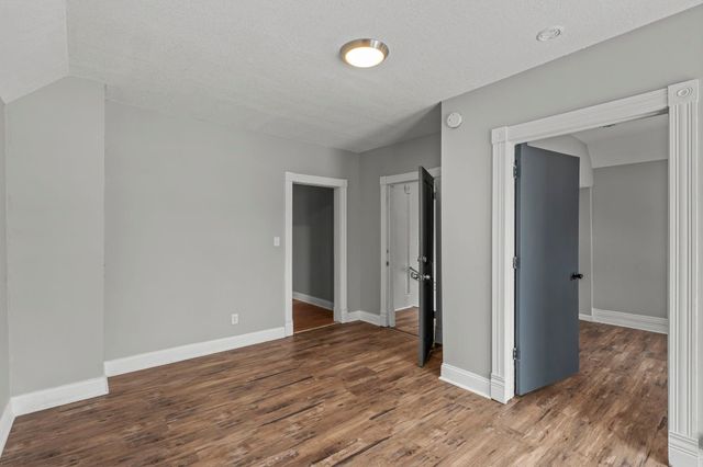 275 Western Avenue S, Saint Paul, MN 55102