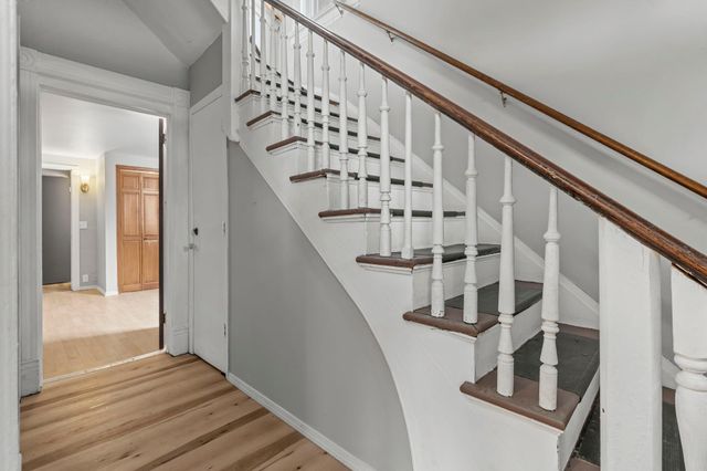 275 Western Avenue S, Saint Paul, MN 55102