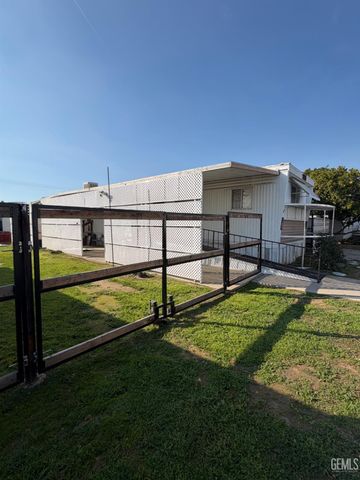 41 Divot Lane, Bakersfield, CA 93308