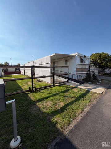 41 Divot Lane, Bakersfield, CA 93308